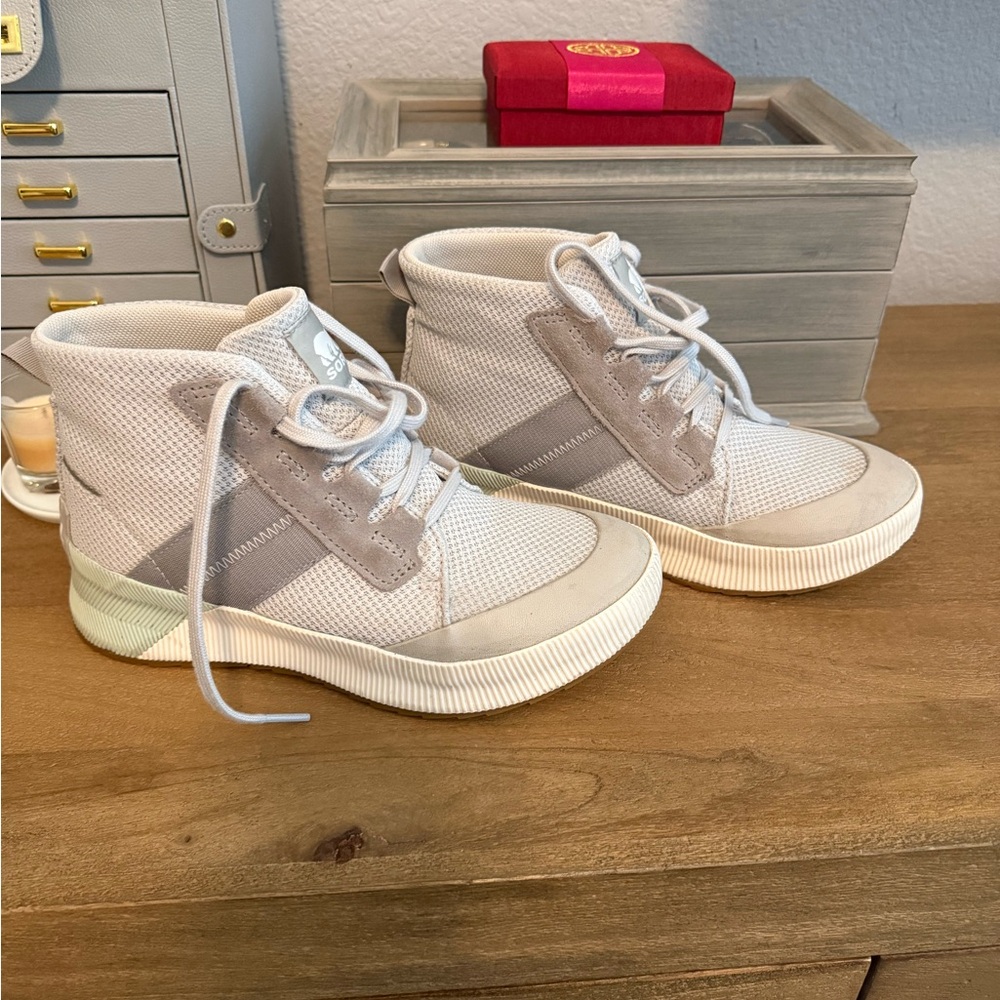 Sorel Women's White and Gray High-Top Sneakers